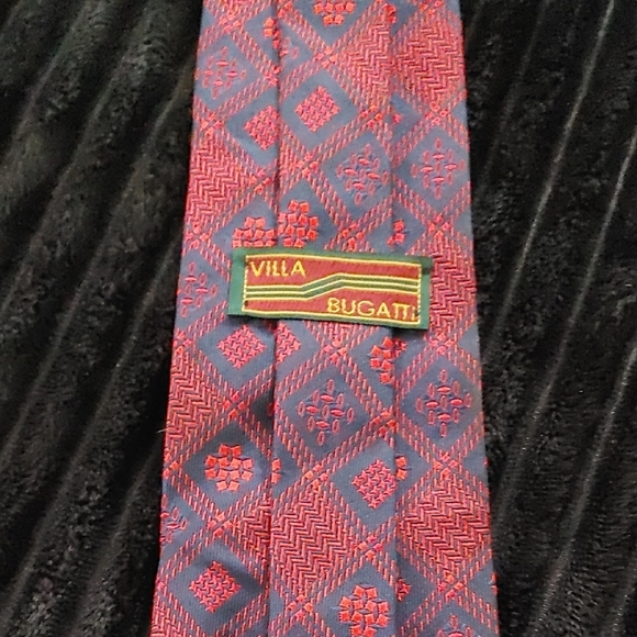 Villa Bugatti Geometric Red and Blue Mens Tie 4"W × 56"L Italian Silk - Picture 1 of 5